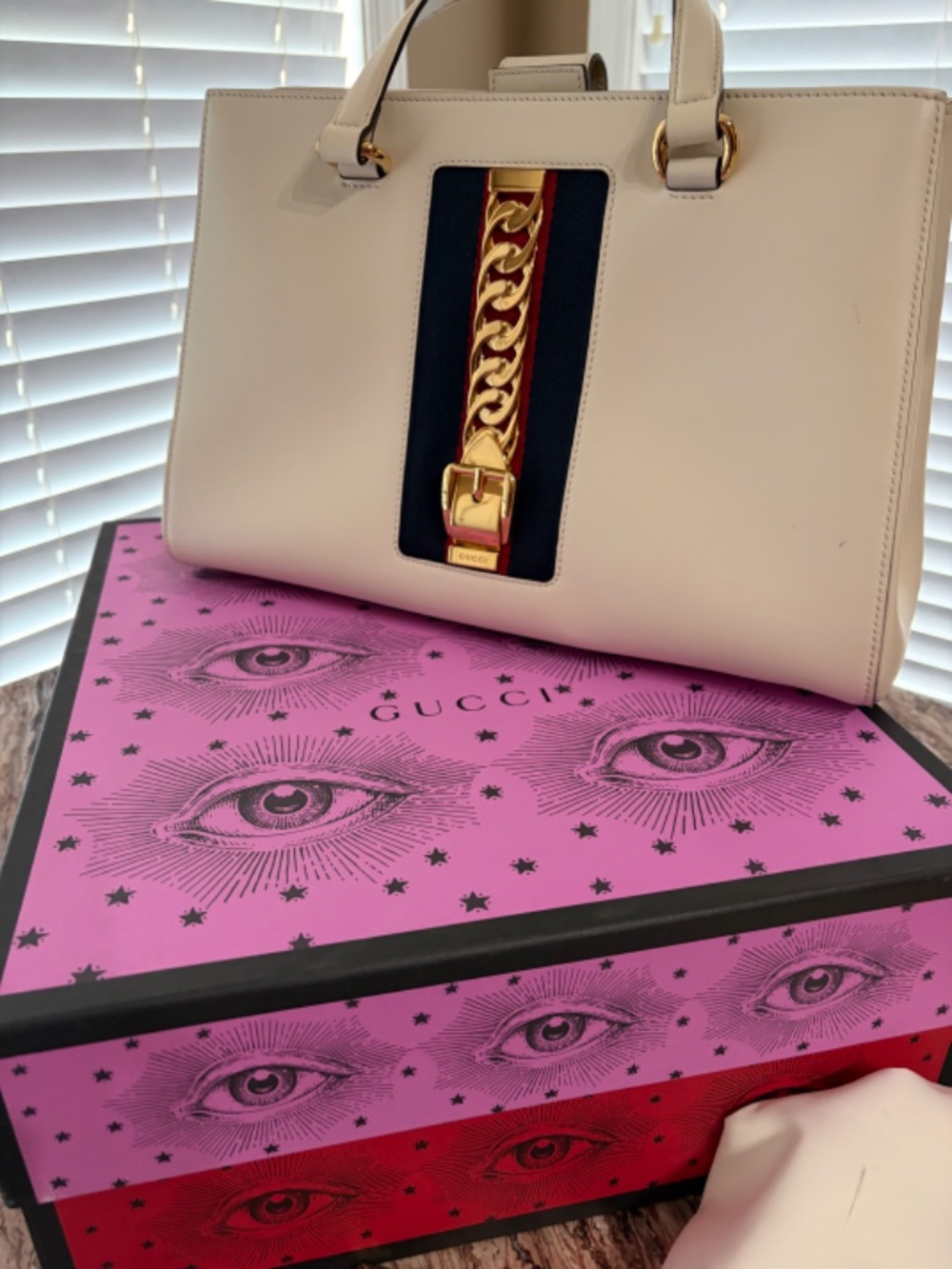 Gucci Handbag - Picture 3 of 7